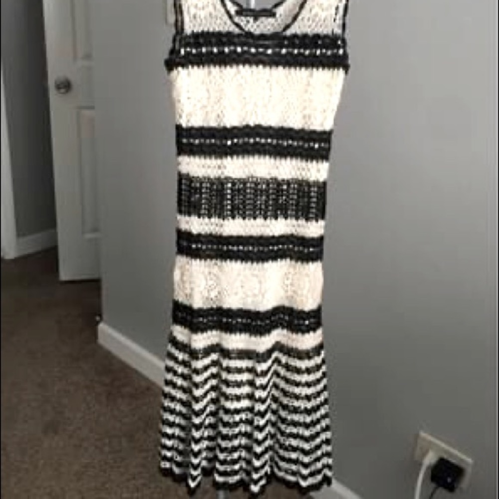 BCBGMAXAZRIA Summer knitted dress